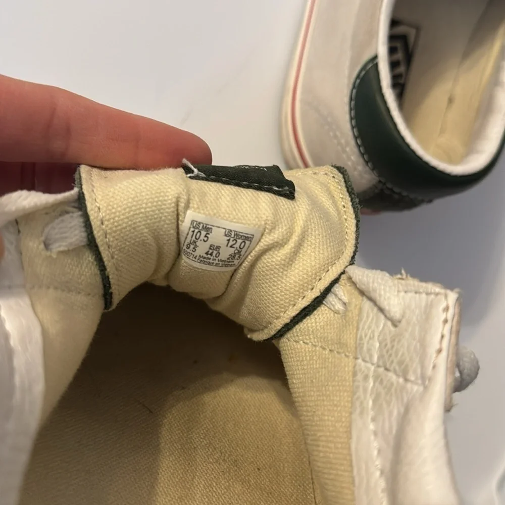 VANS SPORT Suede - White and green .